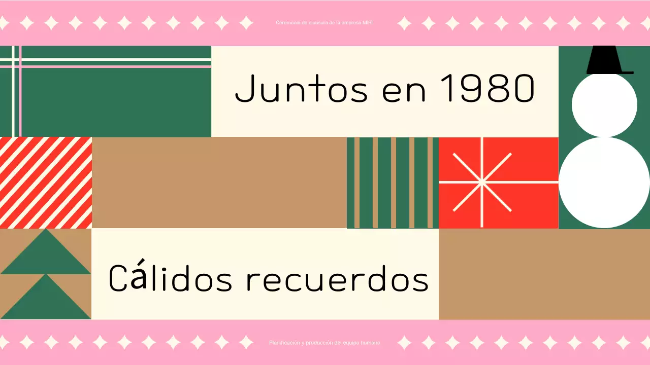 Una bonita presentación rosa de fin de año para la empresa