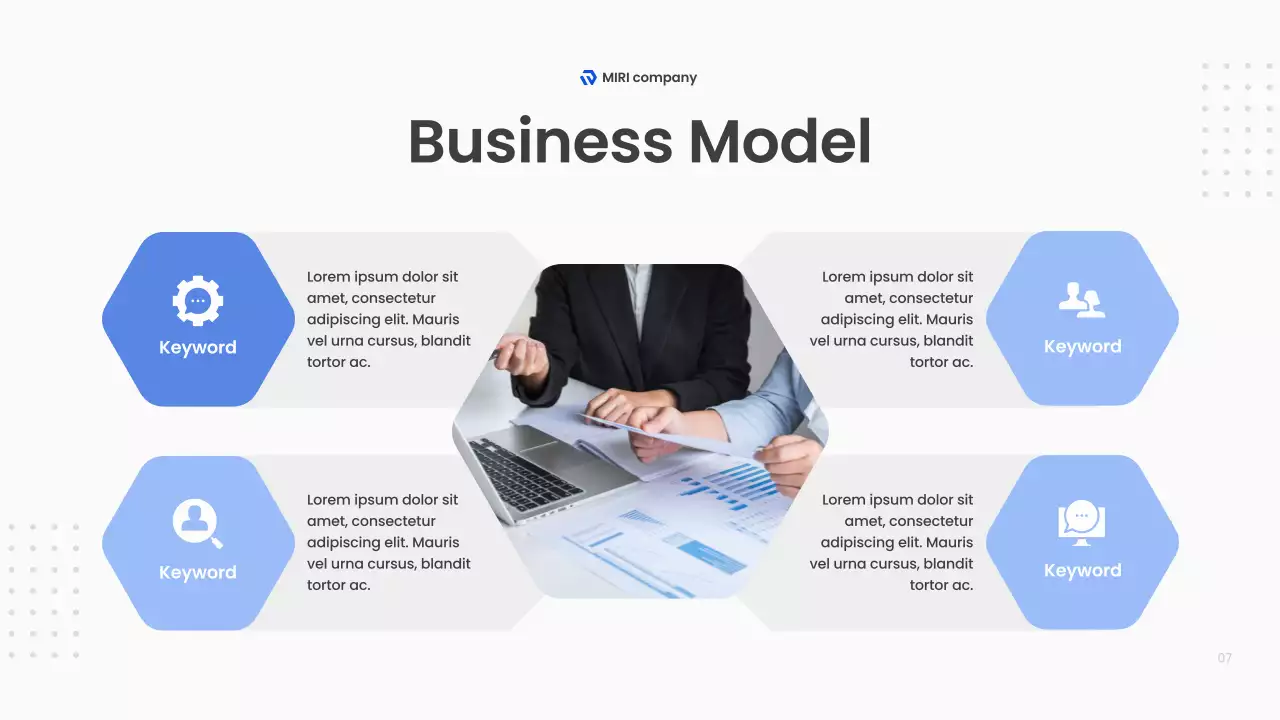 블루 모던 스타트업 피치 프레젠테이션