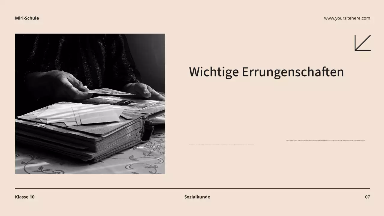 Beige und Schwarz Moderne Biographie Klasse Material Einführung Präsentation