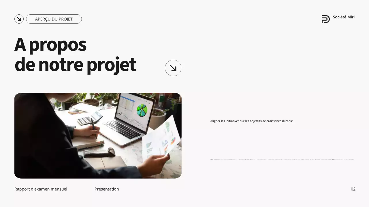 Rapport d'activité mensuel gris et vert moderne et minimaliste