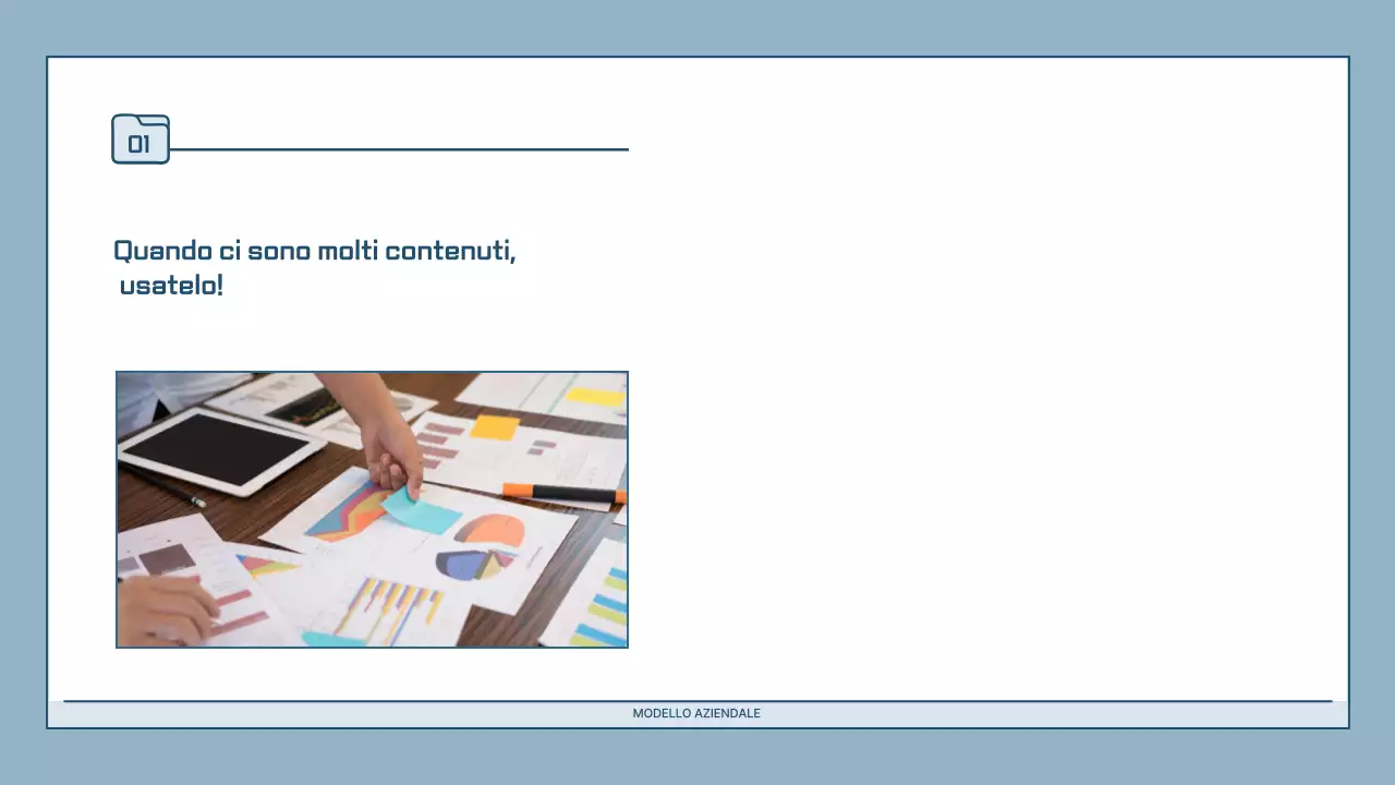 Descrizione della presentazione moderna in azzurro