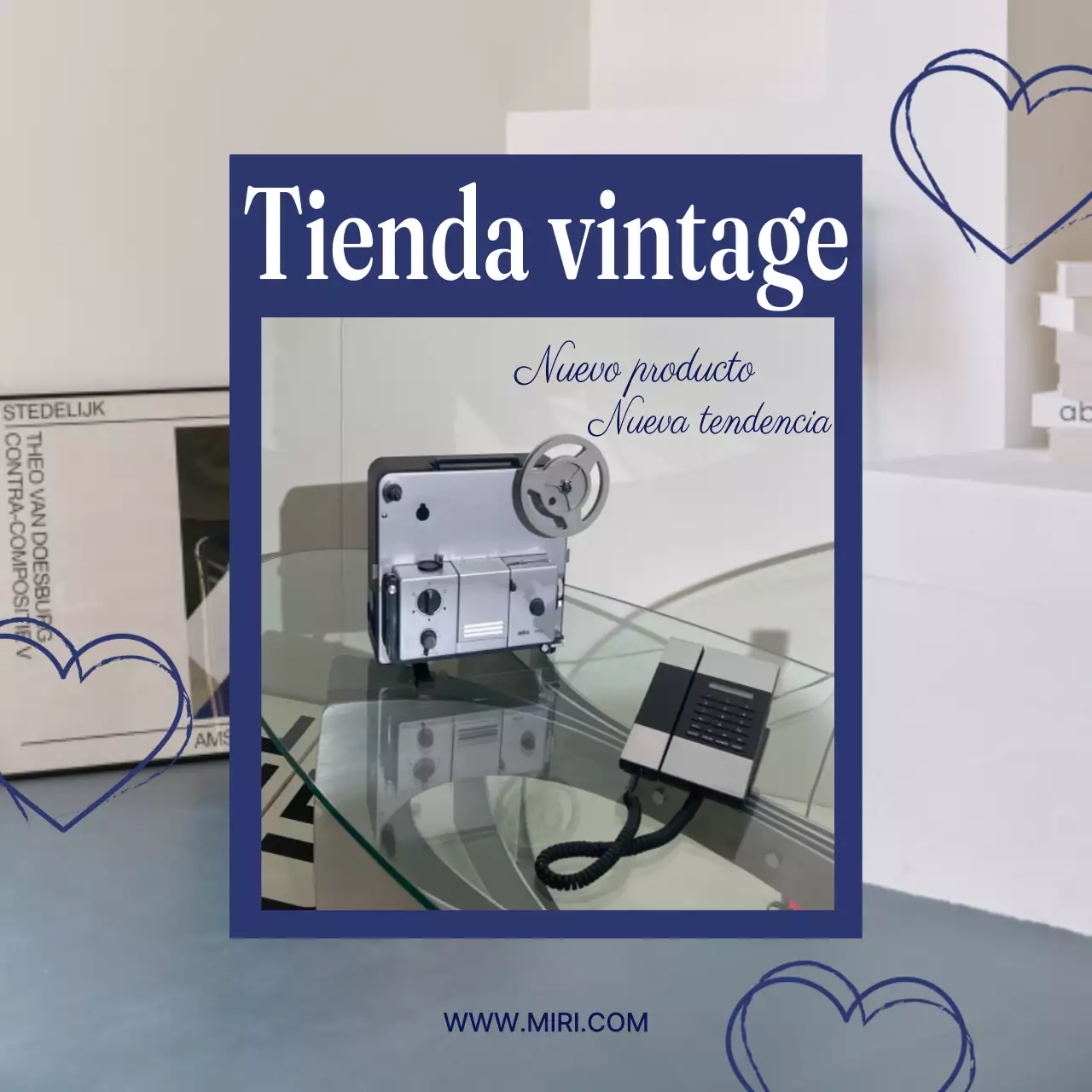 Promueva un interior de mediados de siglo en azul marino y gris