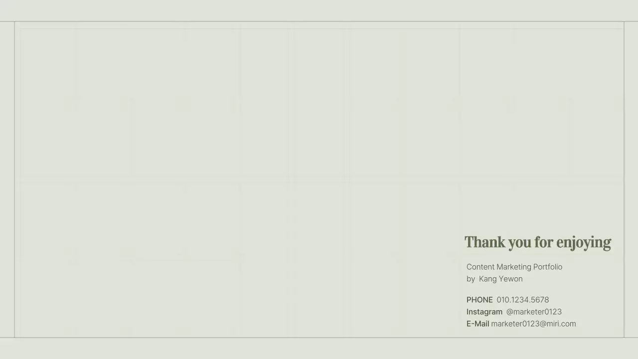 녹색의 심플한 그리드 컨셉의 콘텐츠 마케터 포트폴리오