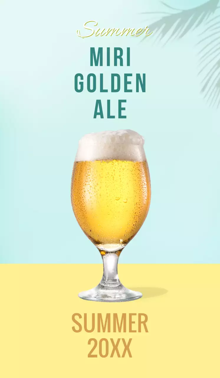 하늘색 배경의 야자수가 있는 여름의 맥주