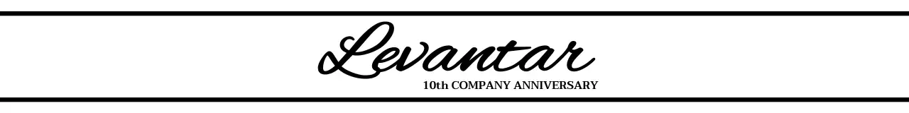 검정색의 심플한 디자인의 텍스트가 강조된 회사 기념일 선물