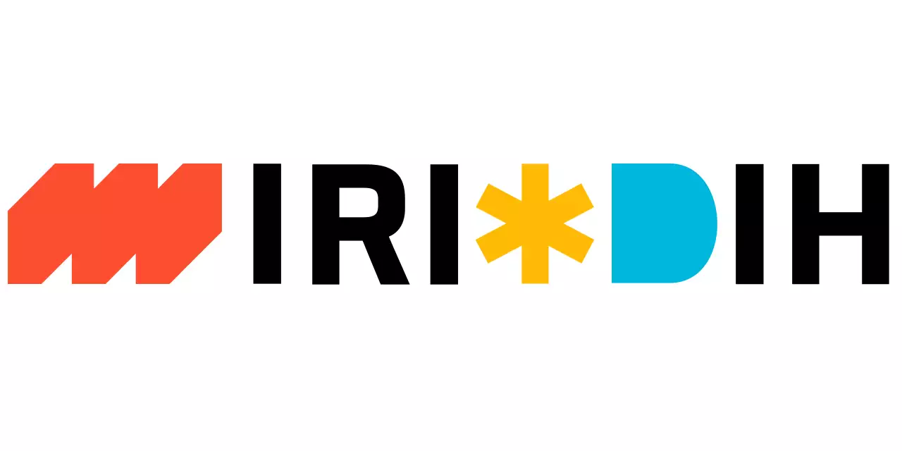 다양한색과 검정색의 단순한 도형과 알파벳이 섞여있는 로고