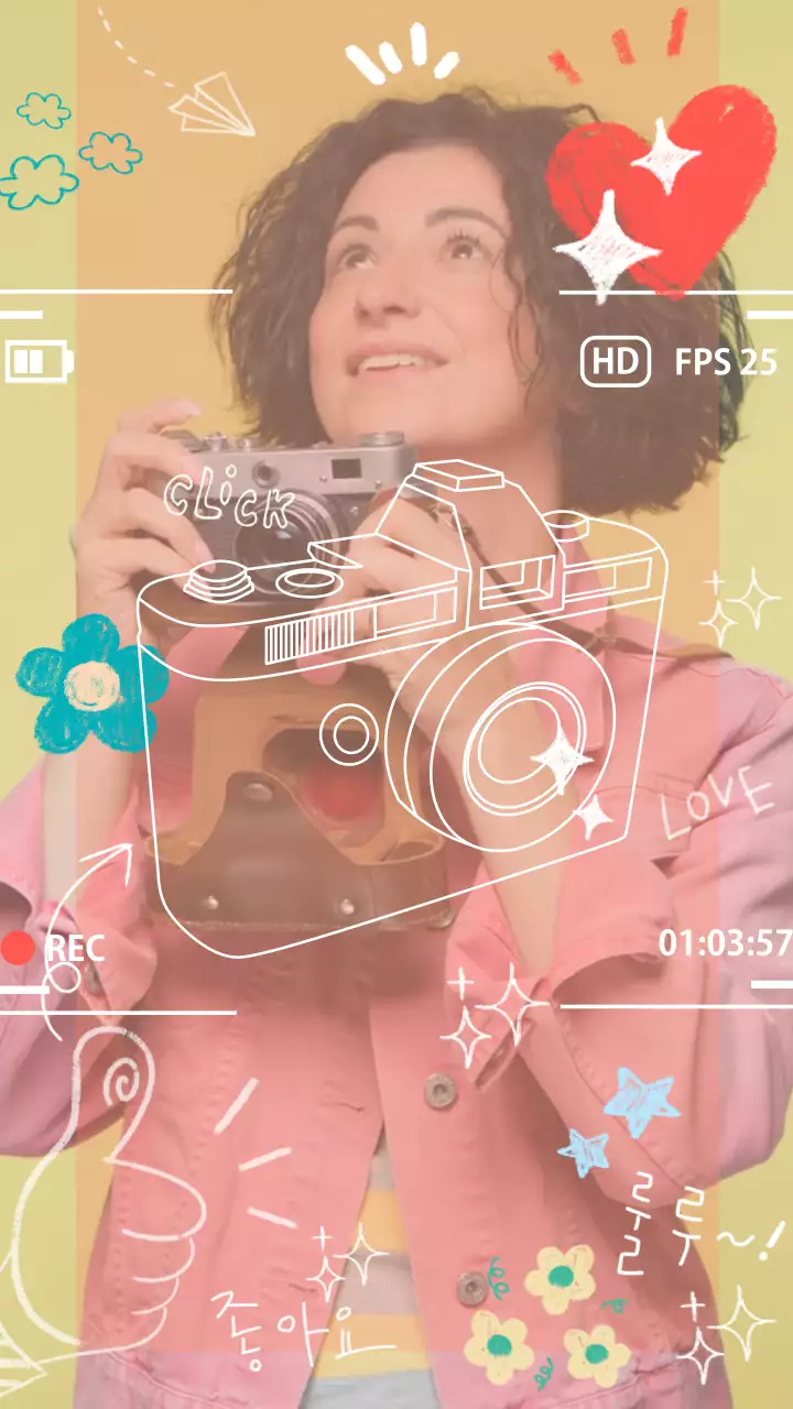 노랑과 분홍색 카메라 프레임 속 사진을 찍으며 사랑스럽게 웃고 있는 여자의 낙서 컨셉 홍보 동영상