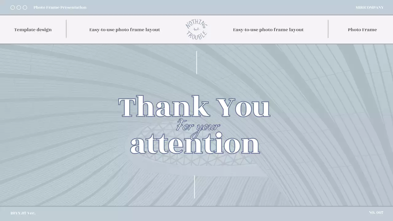 블루톤의 심플한 비즈니스 사진 프레임