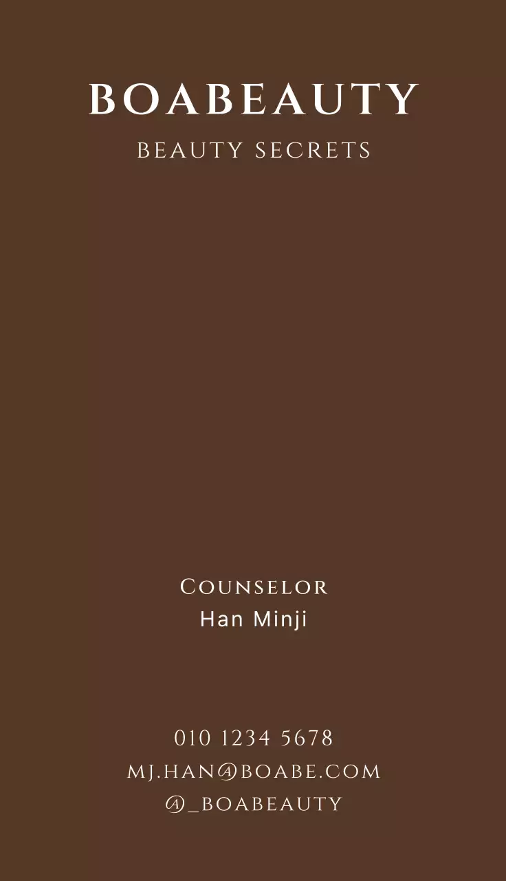 Danh thiếp làm đẹp có logo tiếng Anh trên nền nâu