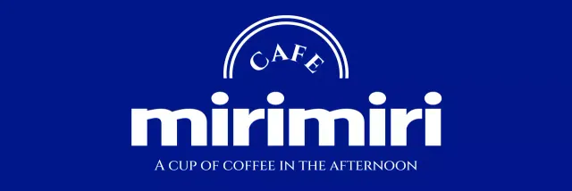 A one-line apron design featuring a cafe text logo with a line arch.