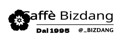 Merchandising del caffè con un logo nero e fiorito e il nome del caffè.