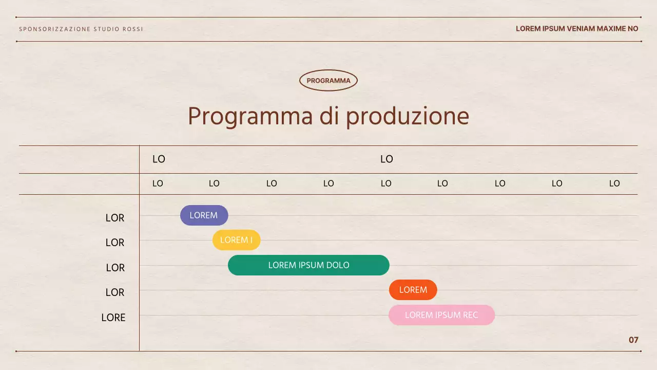 La proposta del talento web Hyun Chan con uno sfondo di carta e forme geometriche colorate
