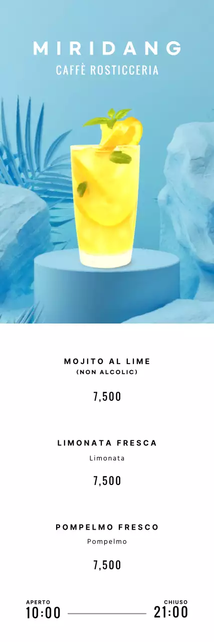 Bevande estive su sfondo blu tropicale