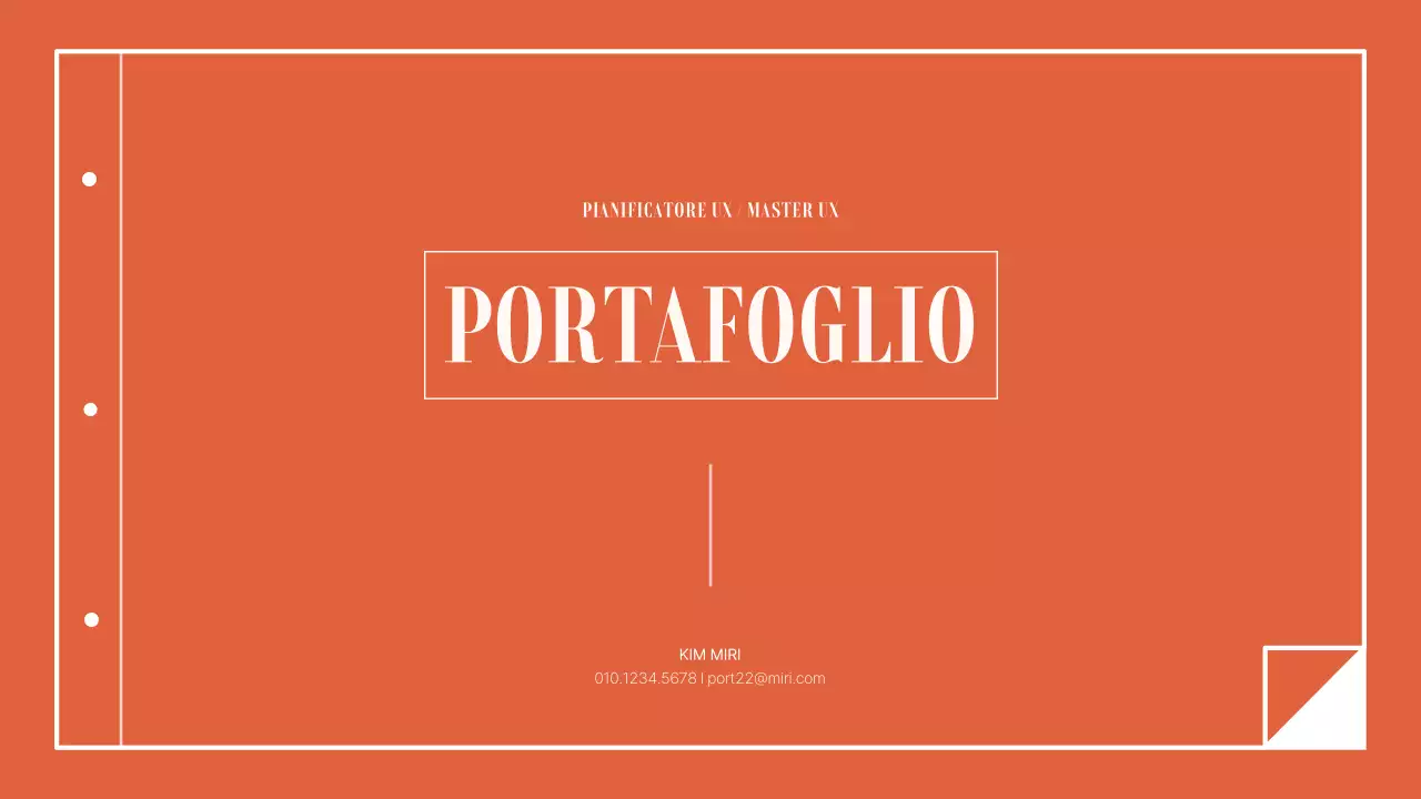 Un portfolio semplice e organizzato per uno studente universitario in arancione