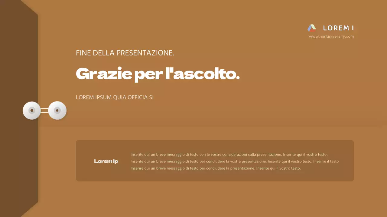 Una ricerca aziendale ordinata nella cornice di una valigetta marrone