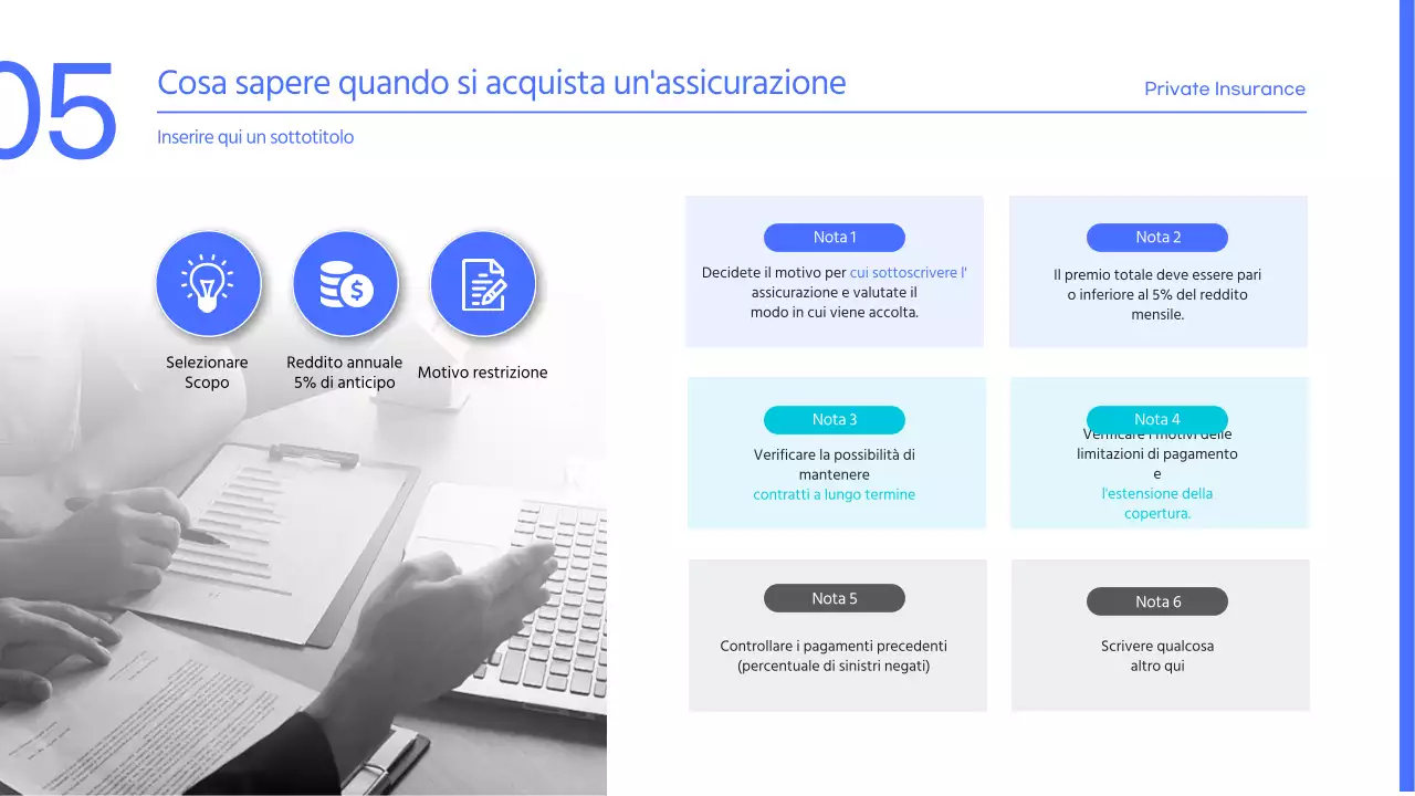 Una semplice presentazione assicurativa blu e azzurra