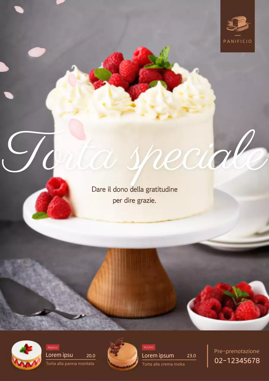 Torta di fragole con sfondo grigio