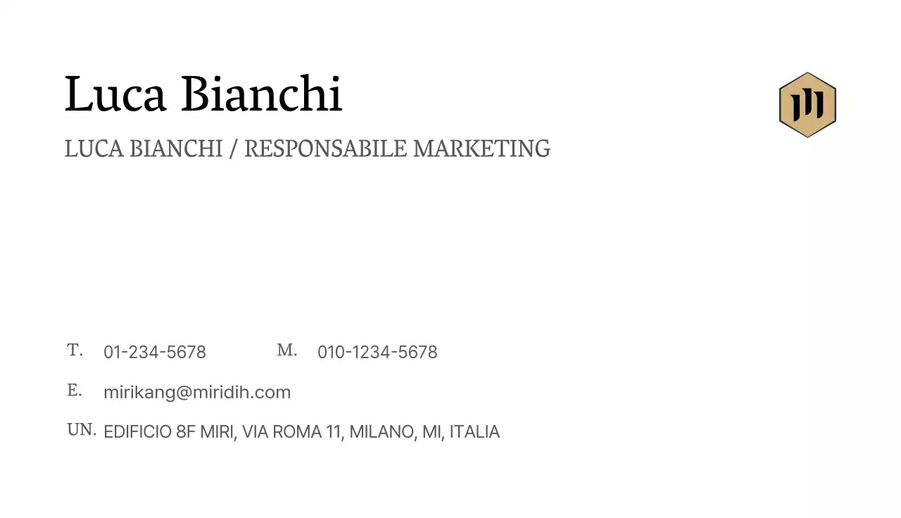 Un concetto semplice e di classe, in nero e oro, per il logo aziendale e i dati personali.