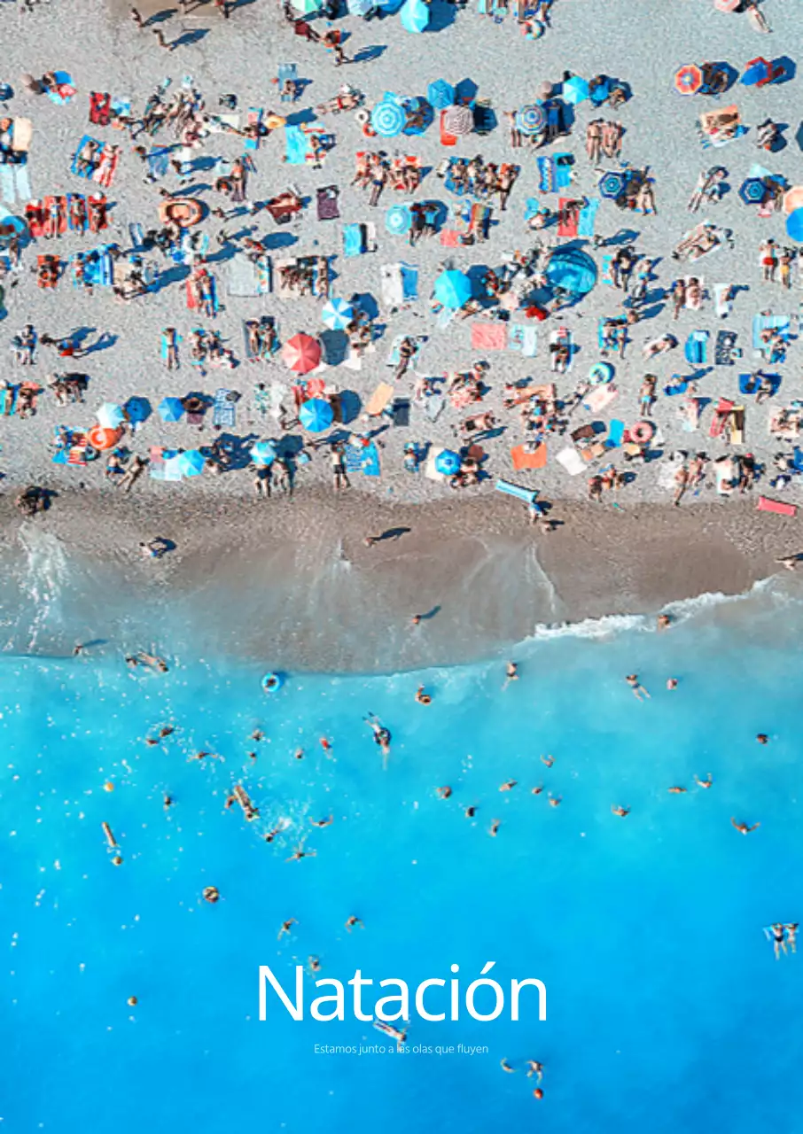 Para interiores veraniegos con mares azules y gente en la playa