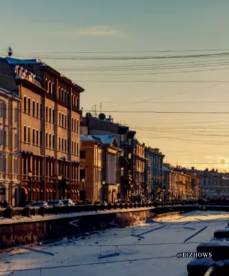 Emocionantes fondos de paisajes urbanos al atardecer