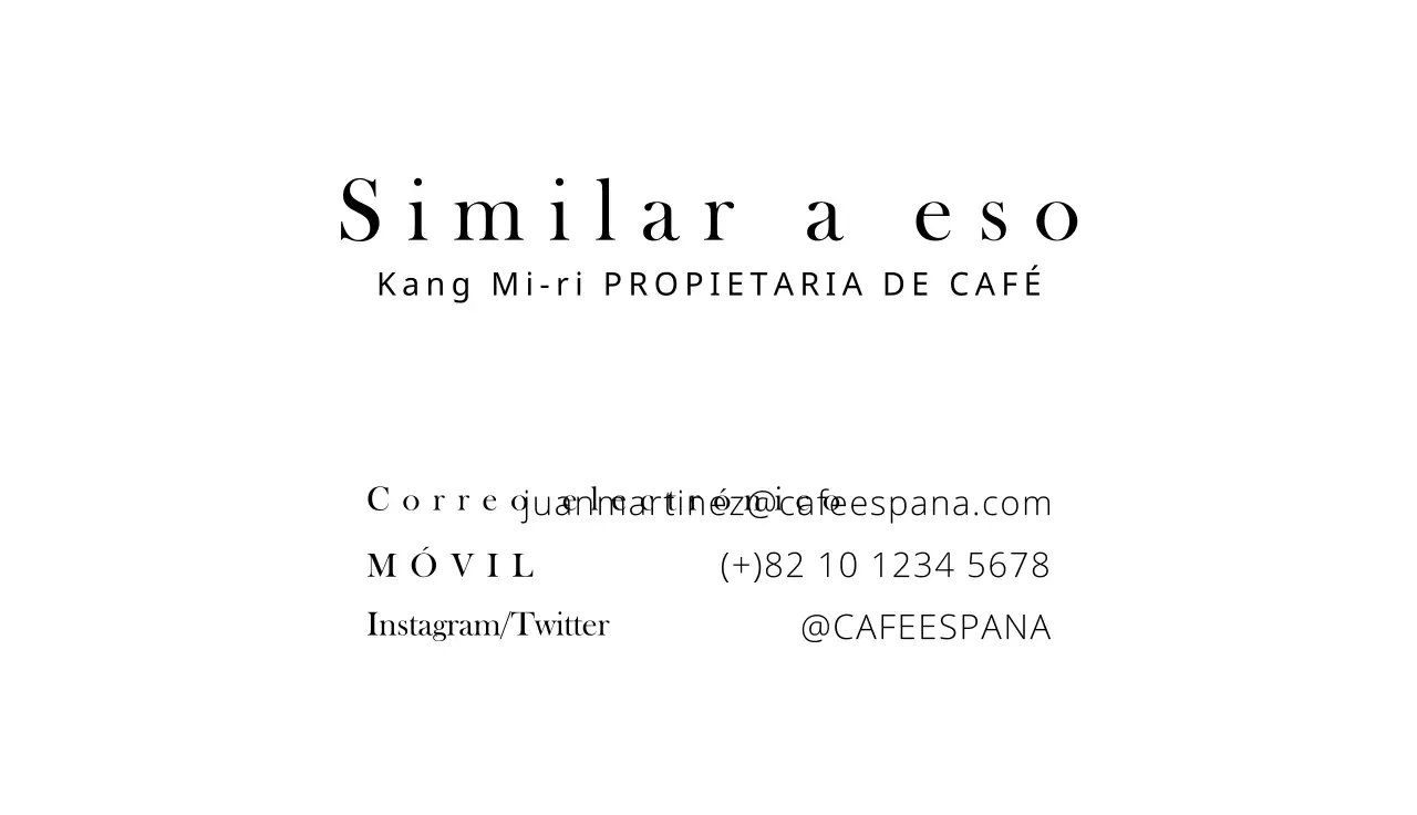 Cafetería de estilo sencillo con sentimentales ilustraciones en blanco y negro de cuadros famosos.