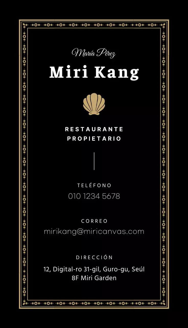 Restaurante de estilo clásico con marcos ornamentados en oro negro