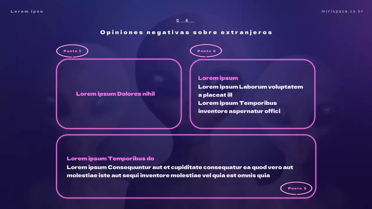 Material de formación con fotos de extraterrestres sobre fondo azul