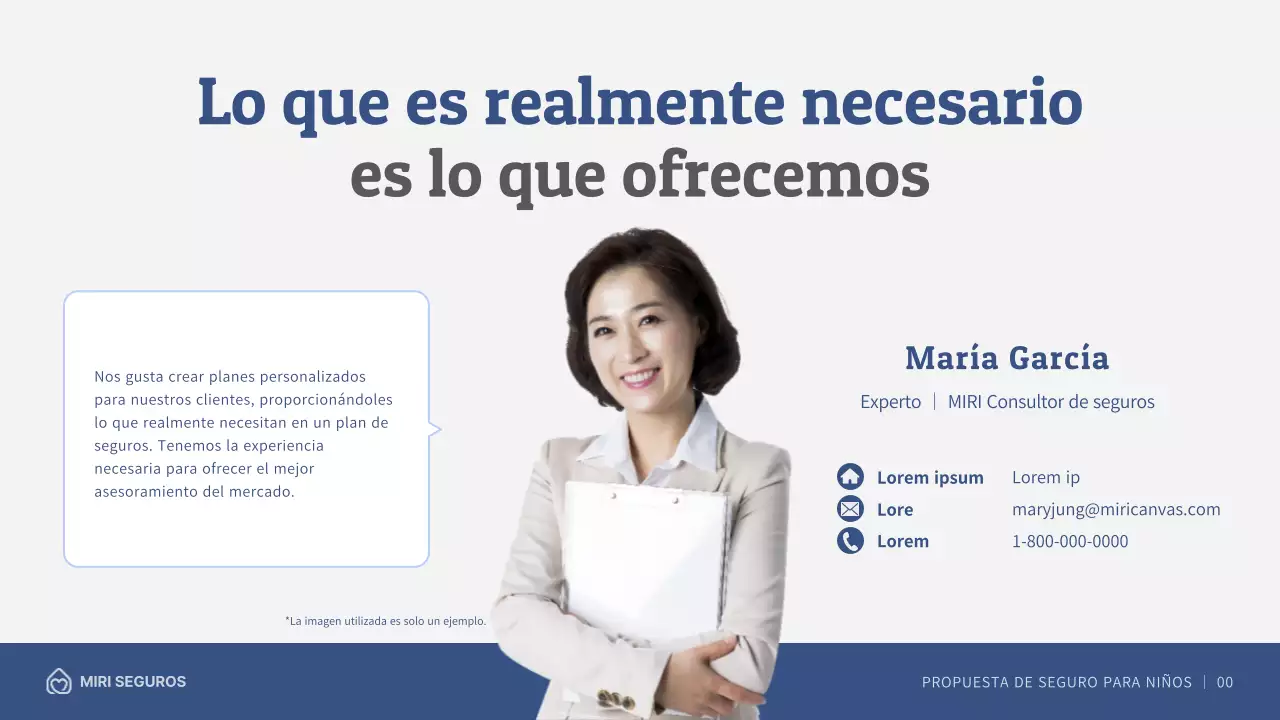 Propuesta de seguro infantil con ilustraciones en azul marino