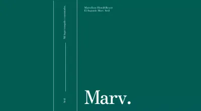 Diseño de etiqueta de agua embotellada de estilo tranquilo con fondo turquesa oscuro