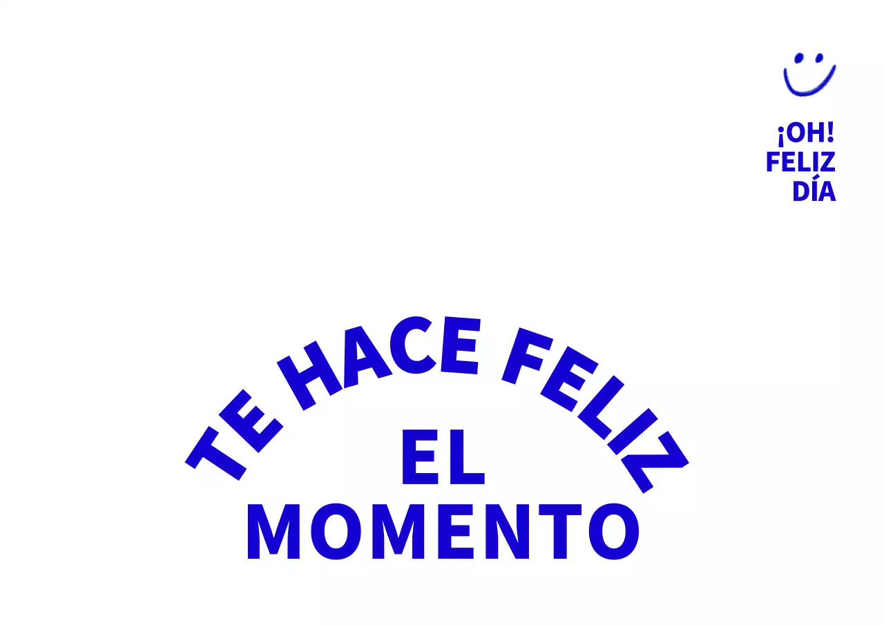 Mercancía de marca sencilla y bonita en azul marino