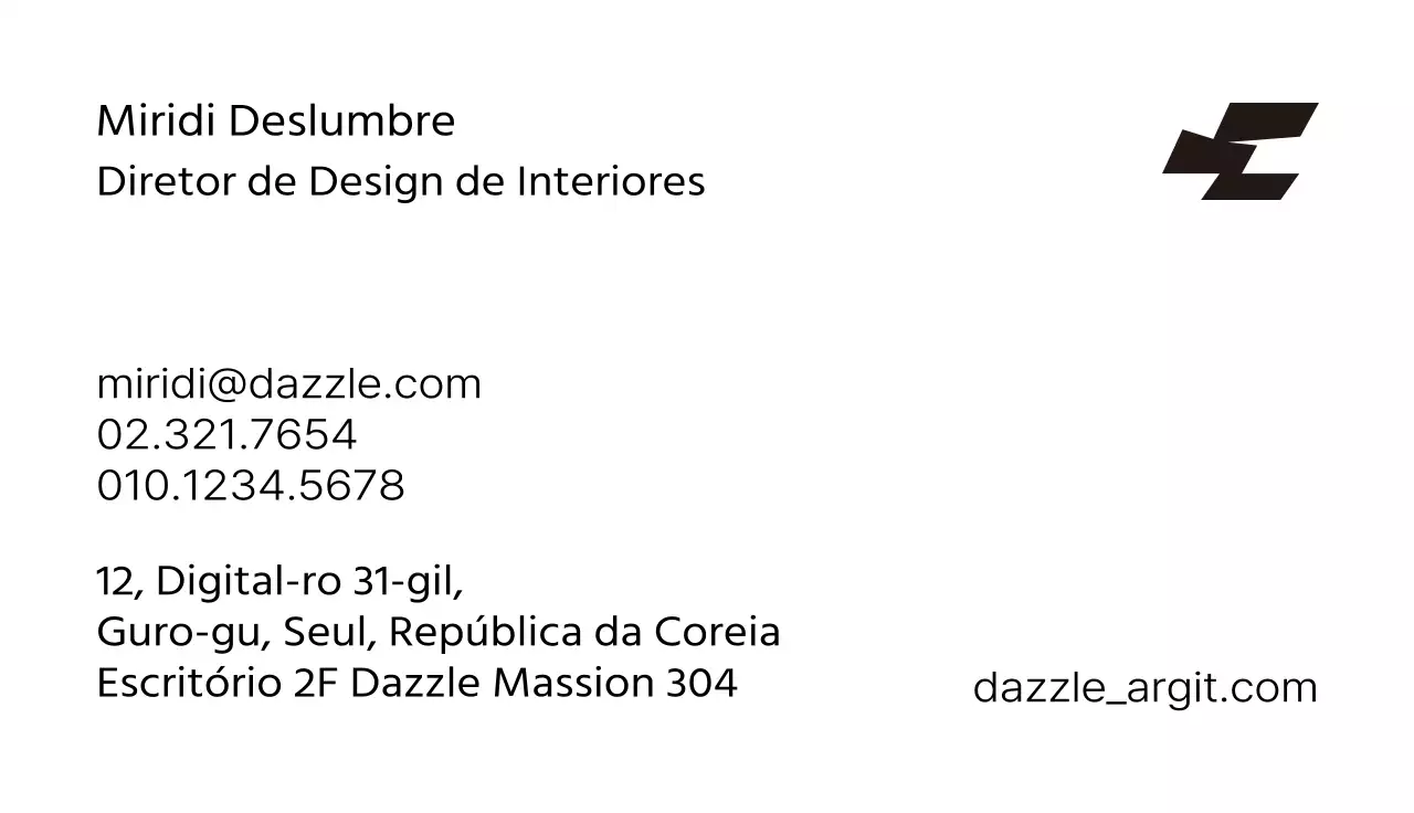 Estilo de cartão de visita clássico com logótipo na parte inferior