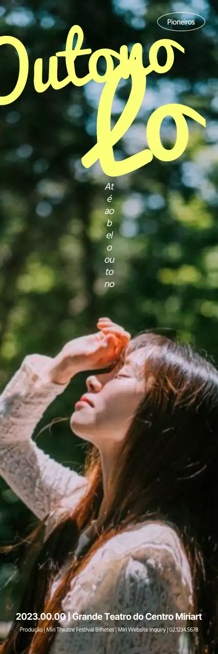 Uma peça de teatro quase performativa com uma fotografia da heroína num cenário de floresta luxuriante, realçada com uma caligrafia inglesa emotiva.