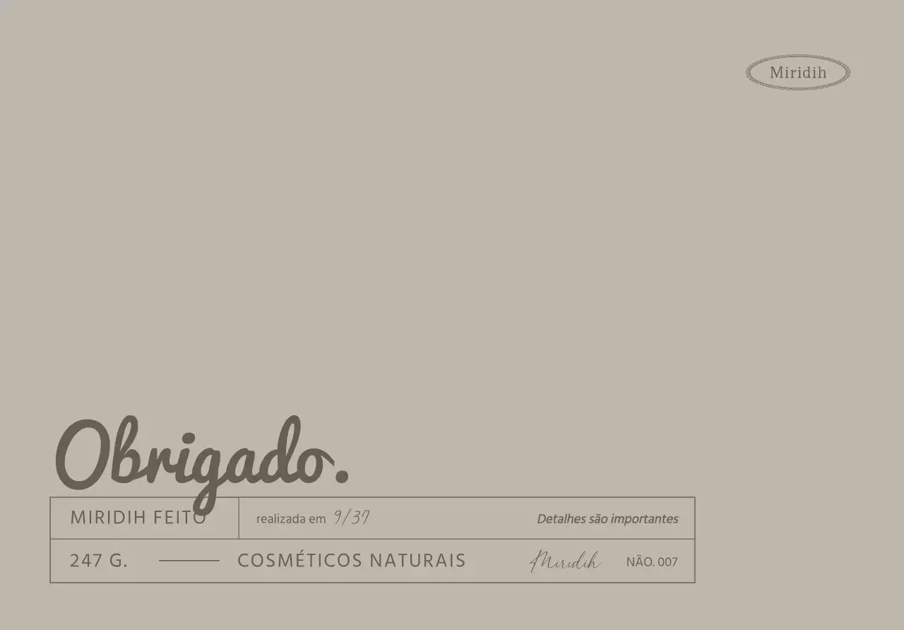 Envelopes de agradecimento com a marca, com texto e linhas em cores suaves