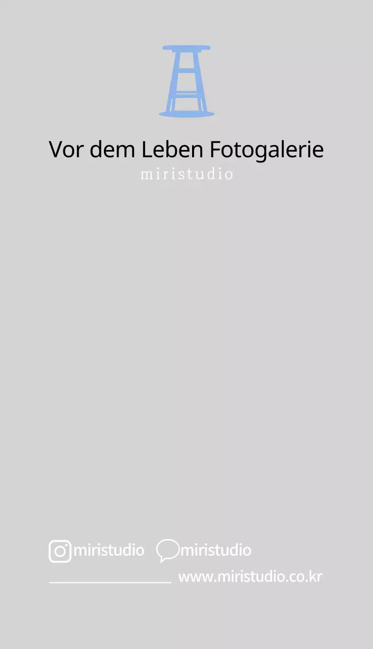 Blaue, klare Linien zur Werbung für ein Studio-Illustrationsshooting