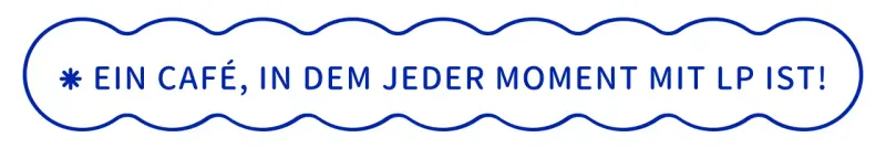 Einfache, saubere Wolkenformen in Marineblau gepaart mit gefühlvollem Text für ein stilvolles Café