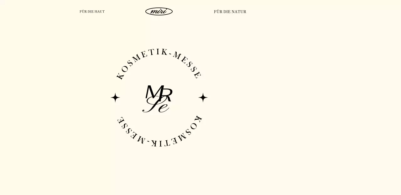 Eine luxuriöse Kosmetikmesse in Beige und Schwarz