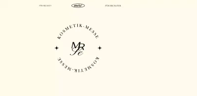 Eine luxuriöse Kosmetikmesse in Beige und Schwarz