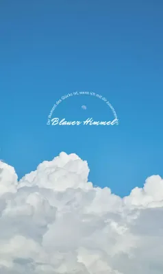 Sauberer Himmel und kalligrafisches Design