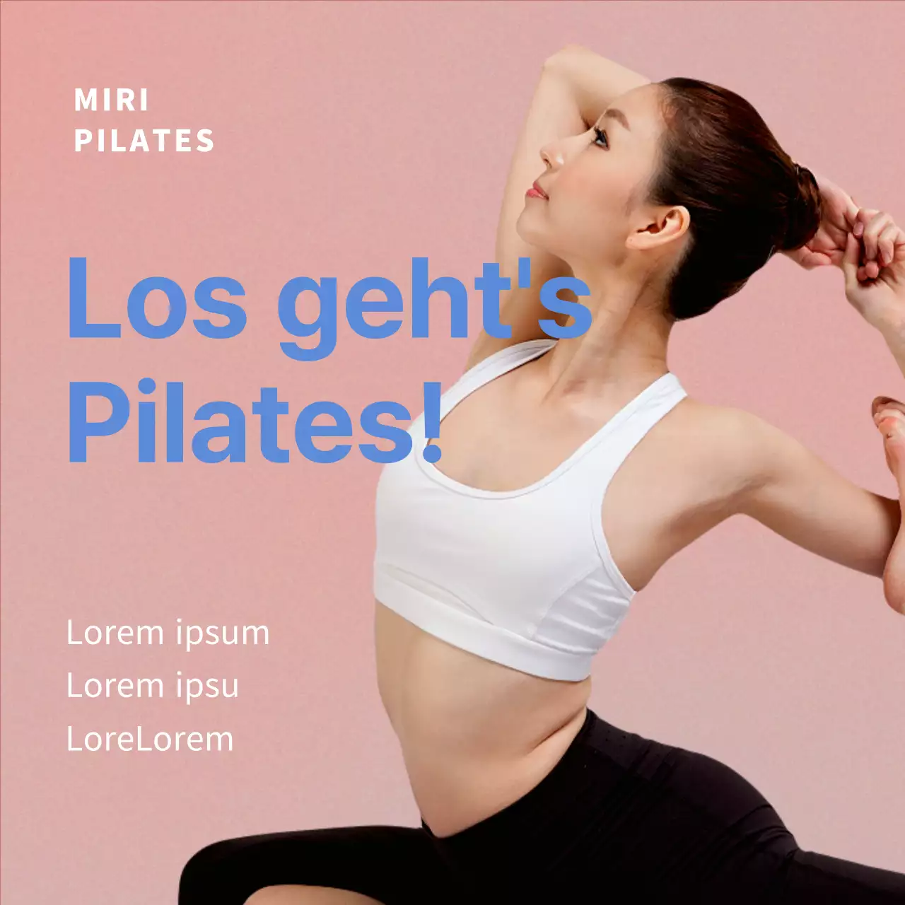 Werbung für einen Pilates-Kurs mit einer Frau, die vor einem rosa Hintergrund trainiert