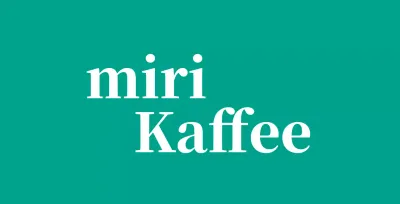 Cafe Ballette auf türkisem Hintergrund mit einem Logo in Englisch