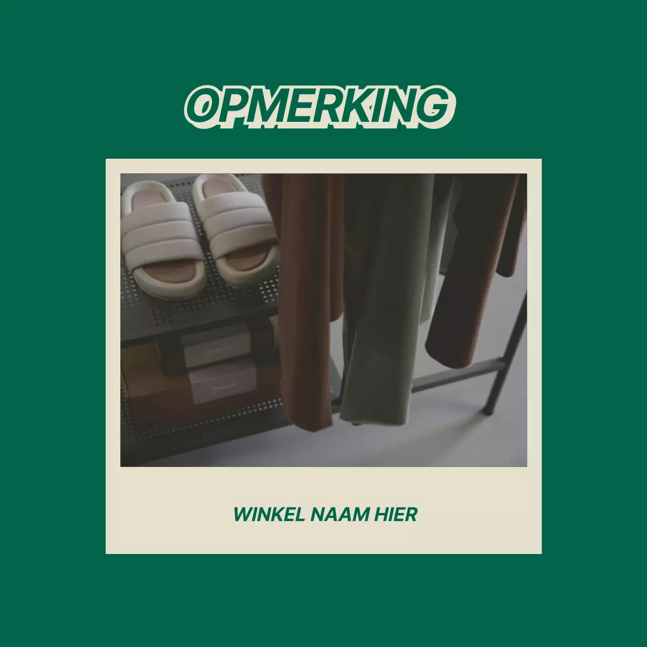 Een bundel met gedurfde groene en ivoorkleurige lay-outs