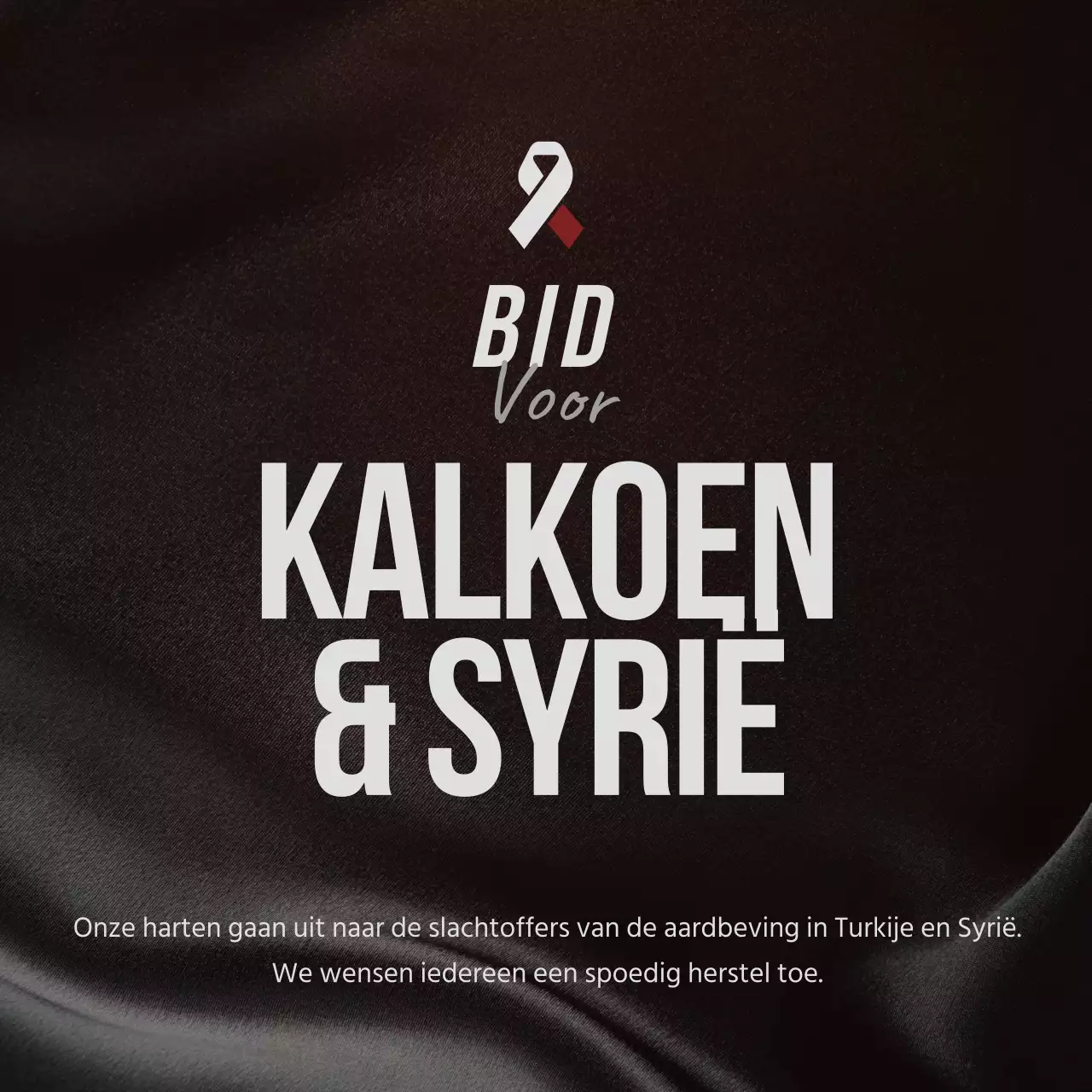 Condoleances voor aardbevingsschade met tekst op zwarte achtergrond