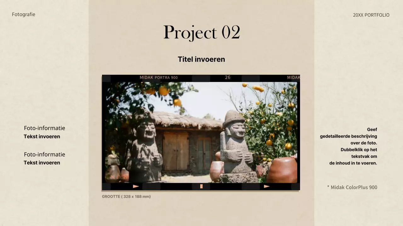 Portfolio met filmcamera-concepten in beige