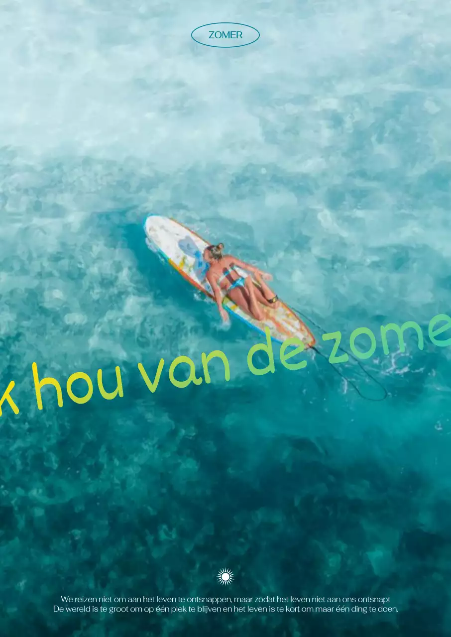 Koele, heldere achtergronden van de oceaan en surfinterieurs vanuit het bovenaanzicht