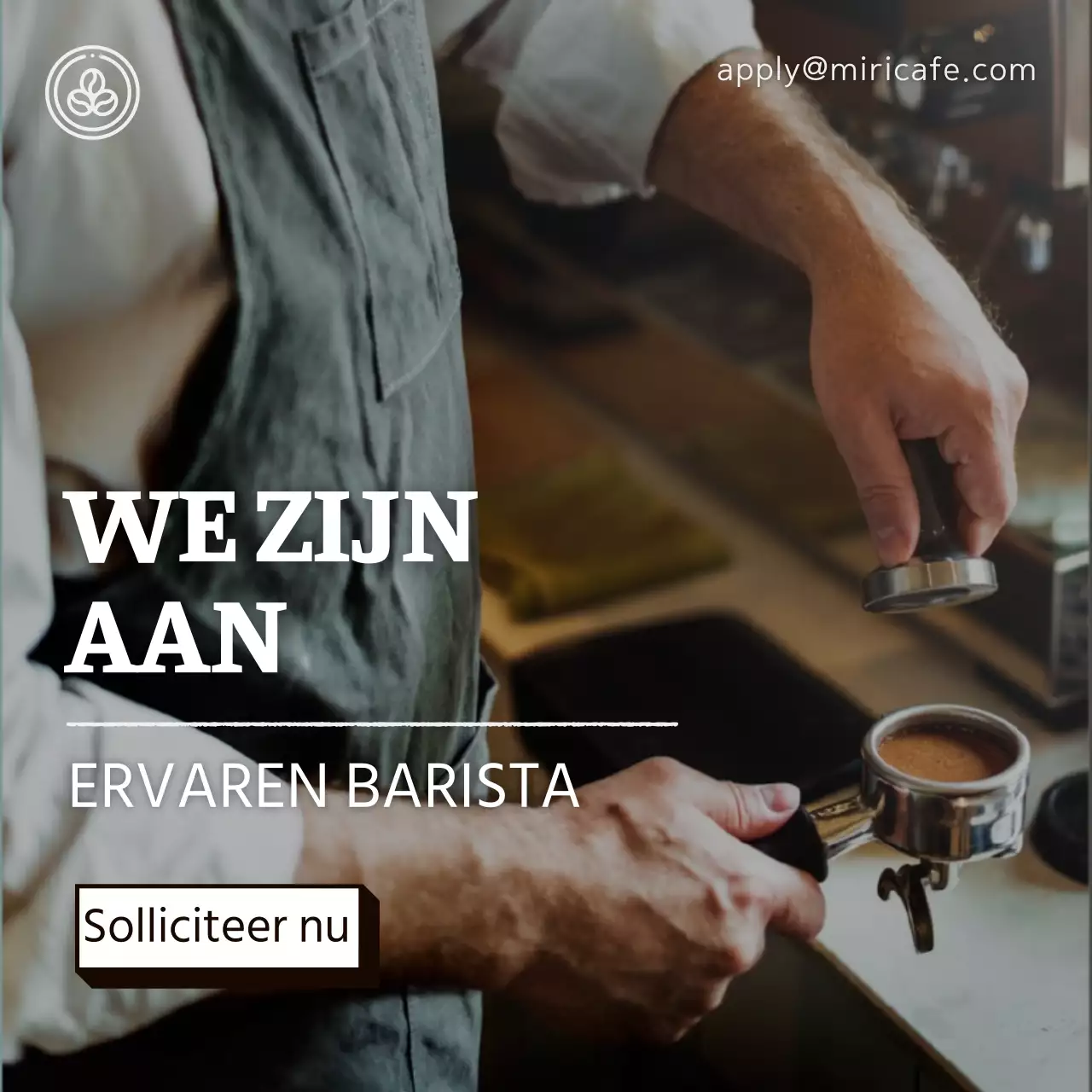 Barista vacature met donkere achtergrond foto V1