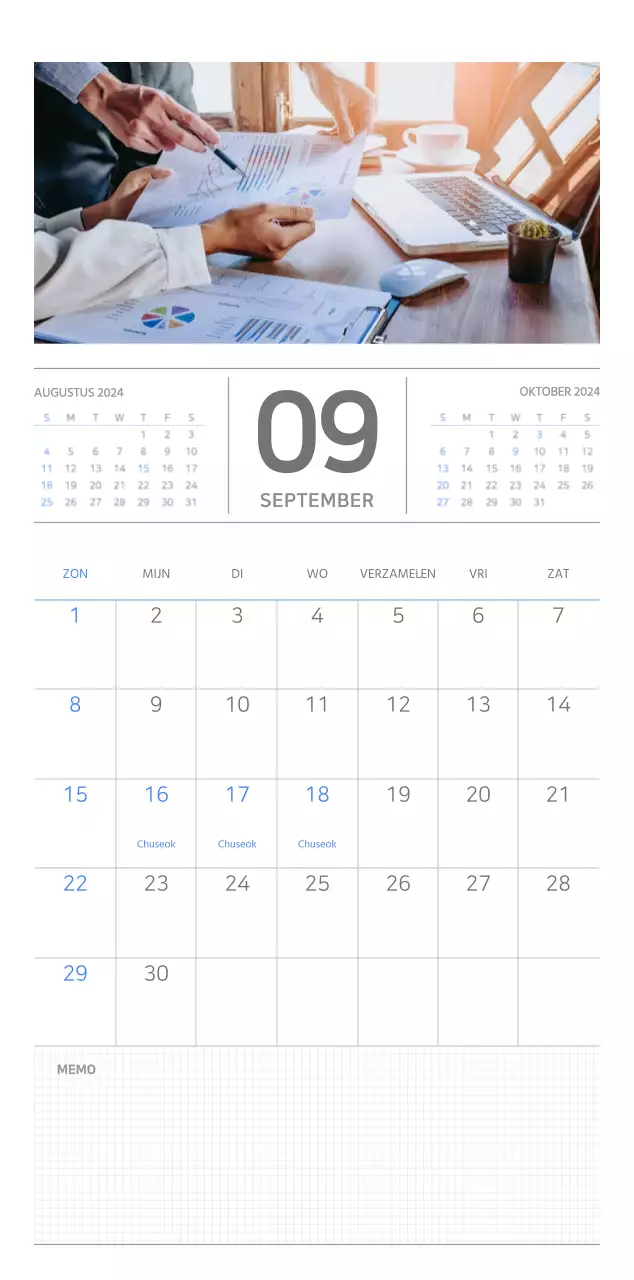 Eenvoudige zakelijke conceptmuurkalender in blauw en wit