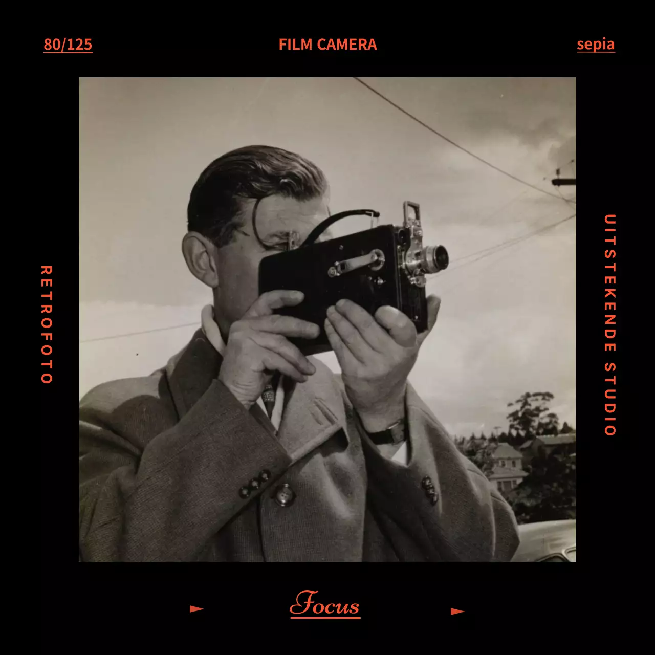 Merchandise met vintage foto's in zwart en rood met een filmconcept