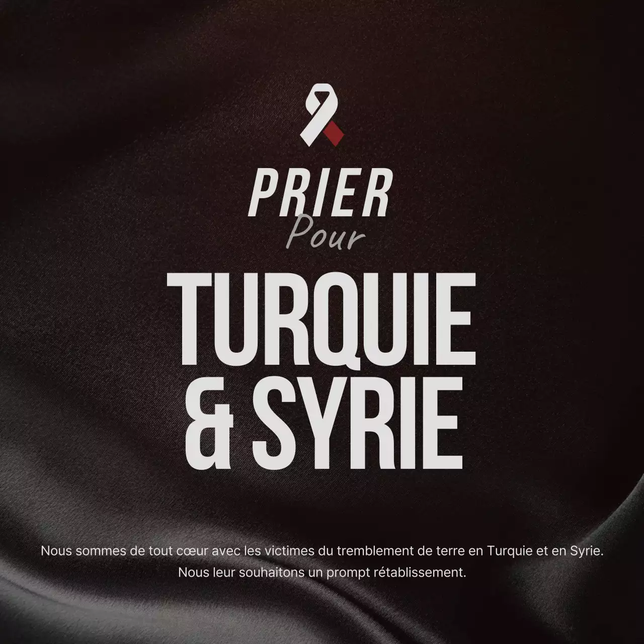 Condoléances pour les dommages causés par un tremblement de terre, avec texte en exergue, sur fond noir