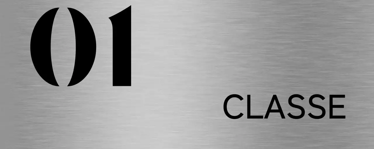 Signalétique simple avec texte noir du nom de la classe de l'école