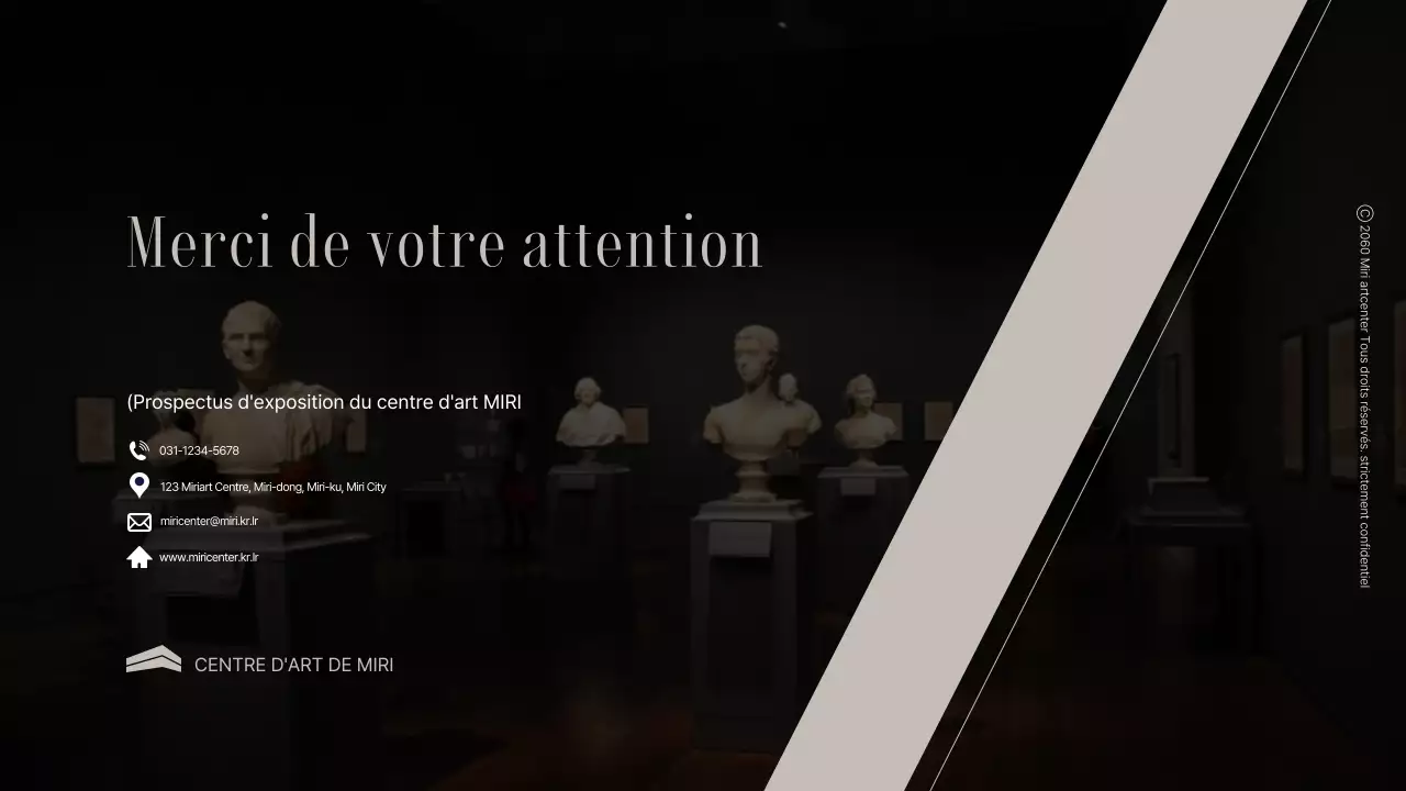 Introduction à une luxueuse exposition muséale en noir et beige